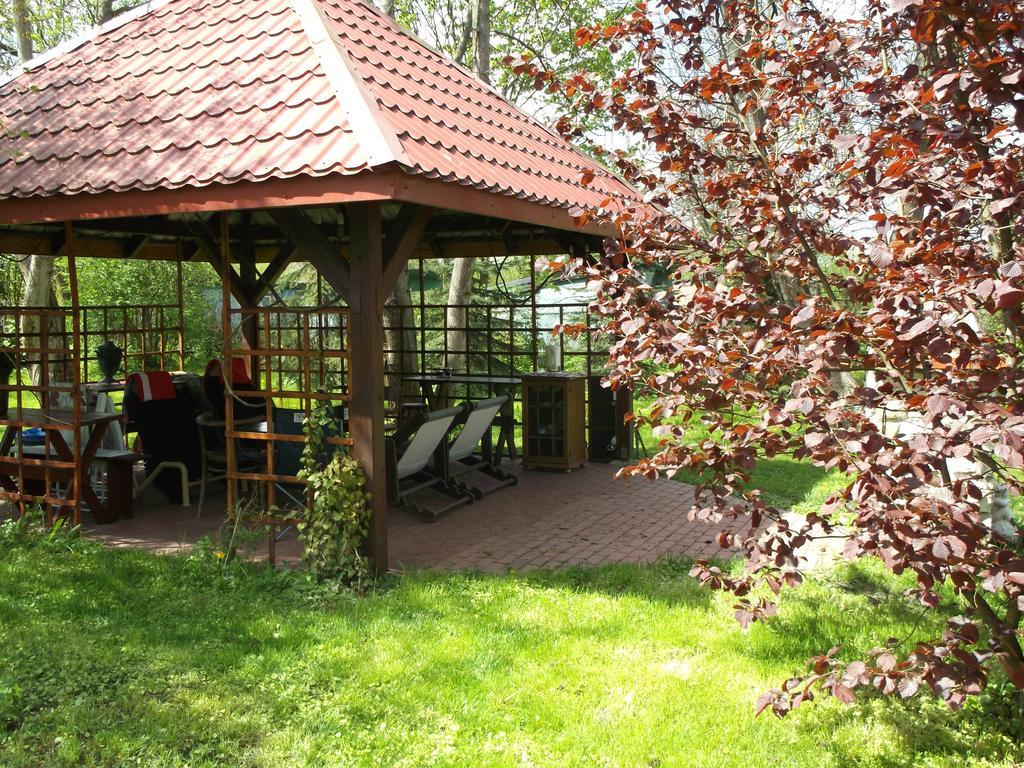 Dworek W Ogrodzie Kazimierz Dolny Esterno foto